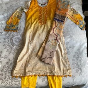 Brand new gorgeous set - kurta, dupatta, and pants